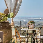 Dream House * Noto