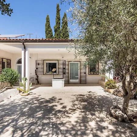Dream House Noto